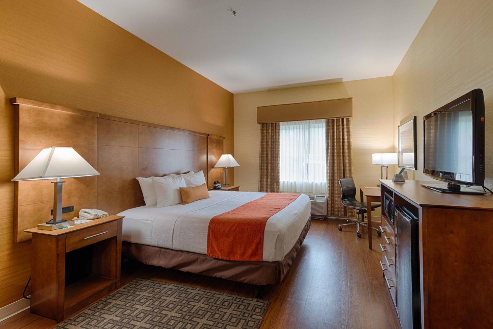 Best Western Plus Delta Inn & Suites Oakley Ngoại thất bức ảnh