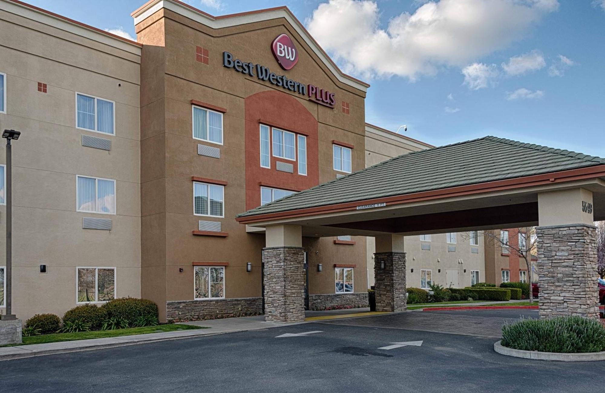 Best Western Plus Delta Inn & Suites Oakley Ngoại thất bức ảnh