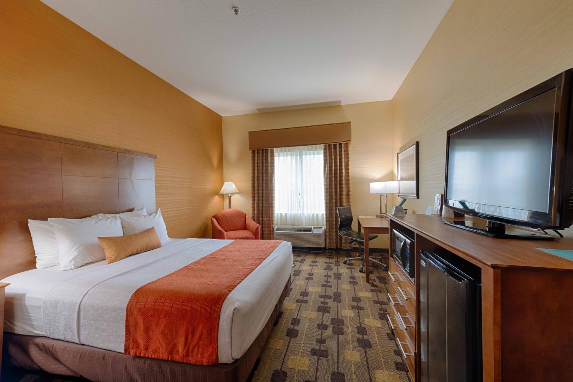Best Western Plus Delta Inn & Suites Oakley Ngoại thất bức ảnh