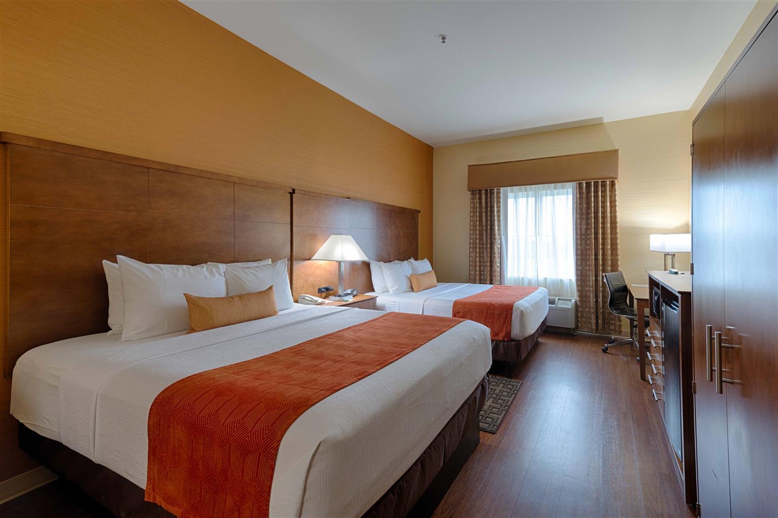 Best Western Plus Delta Inn & Suites Oakley Ngoại thất bức ảnh
