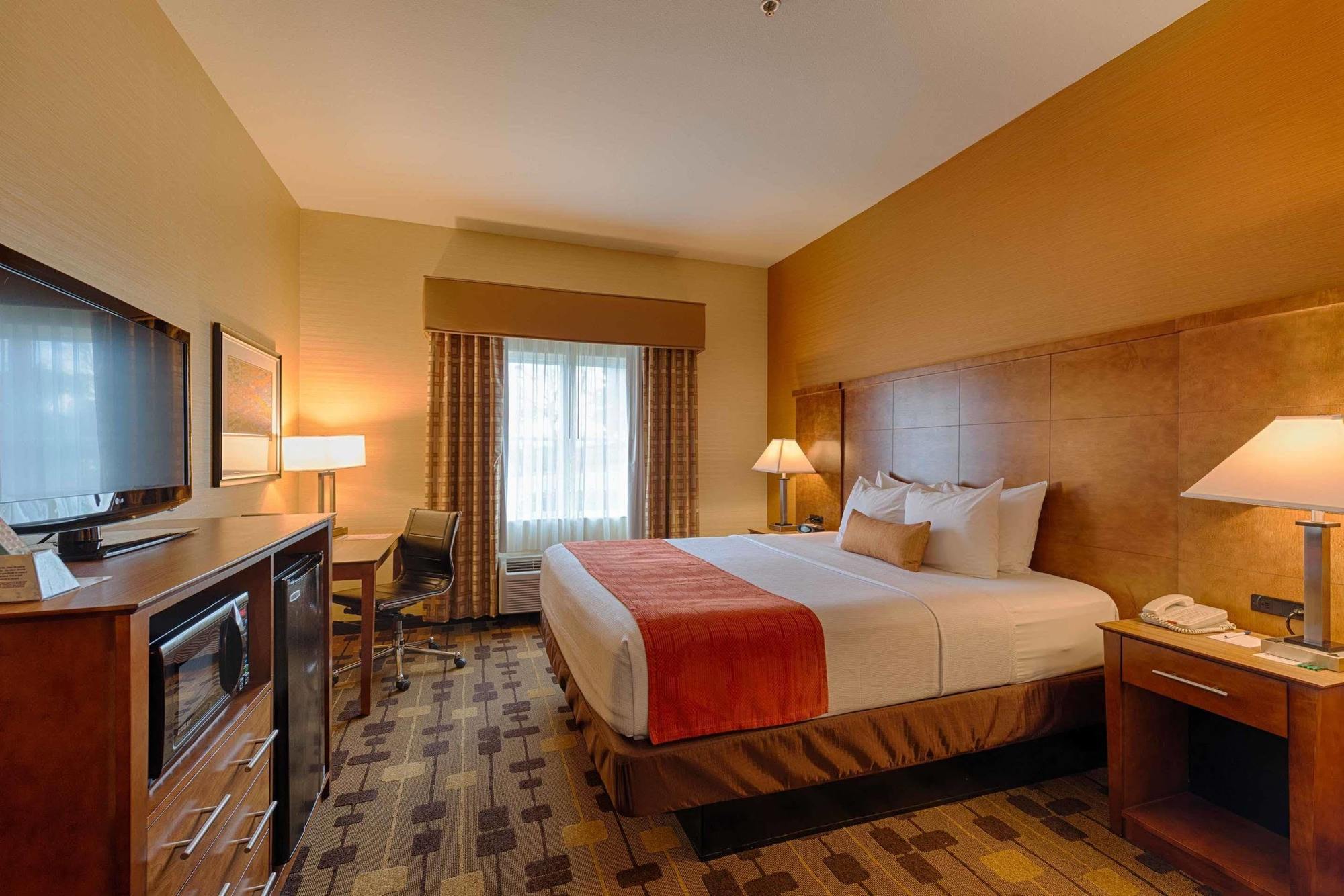 Best Western Plus Delta Inn & Suites Oakley Ngoại thất bức ảnh