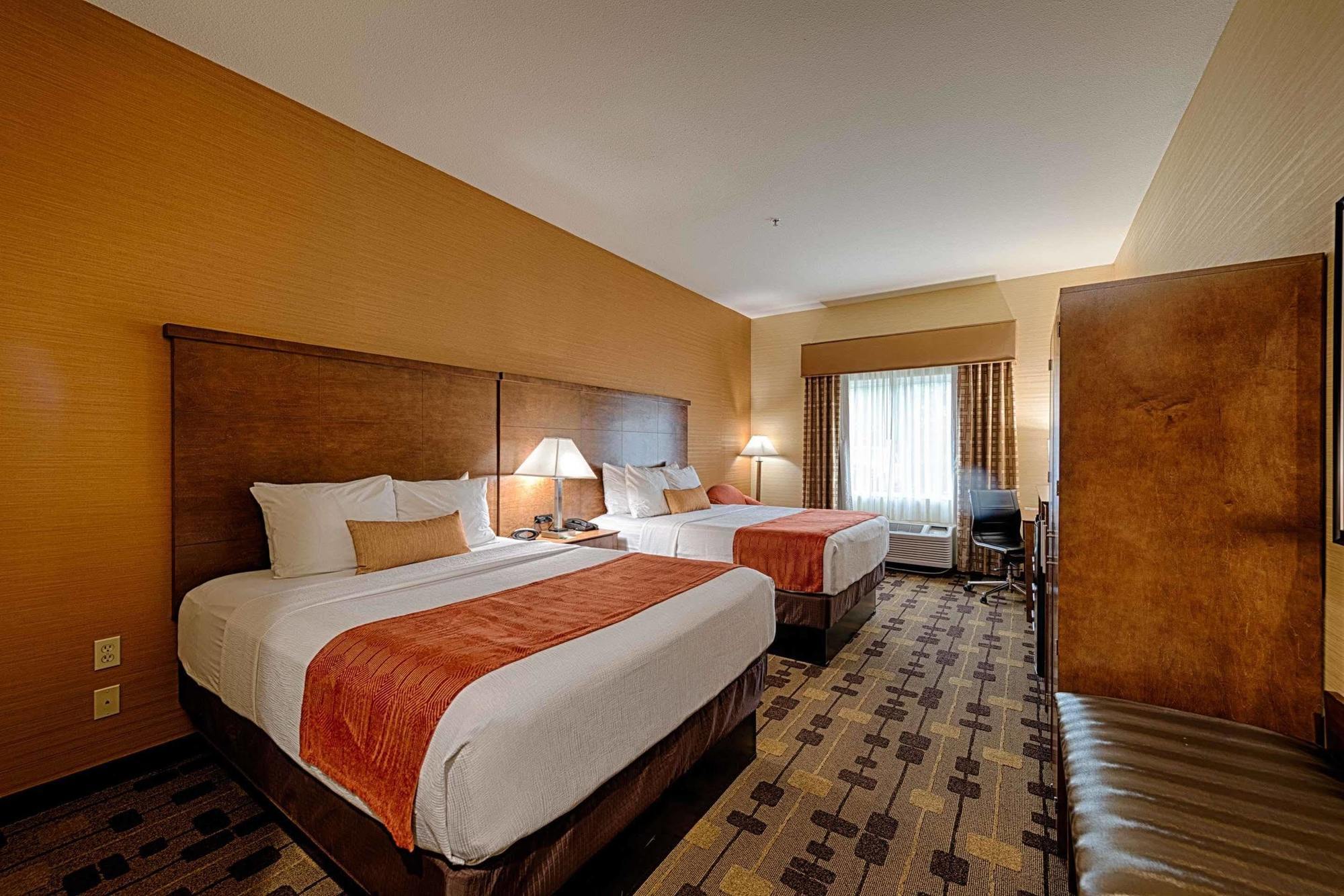 Best Western Plus Delta Inn & Suites Oakley Ngoại thất bức ảnh