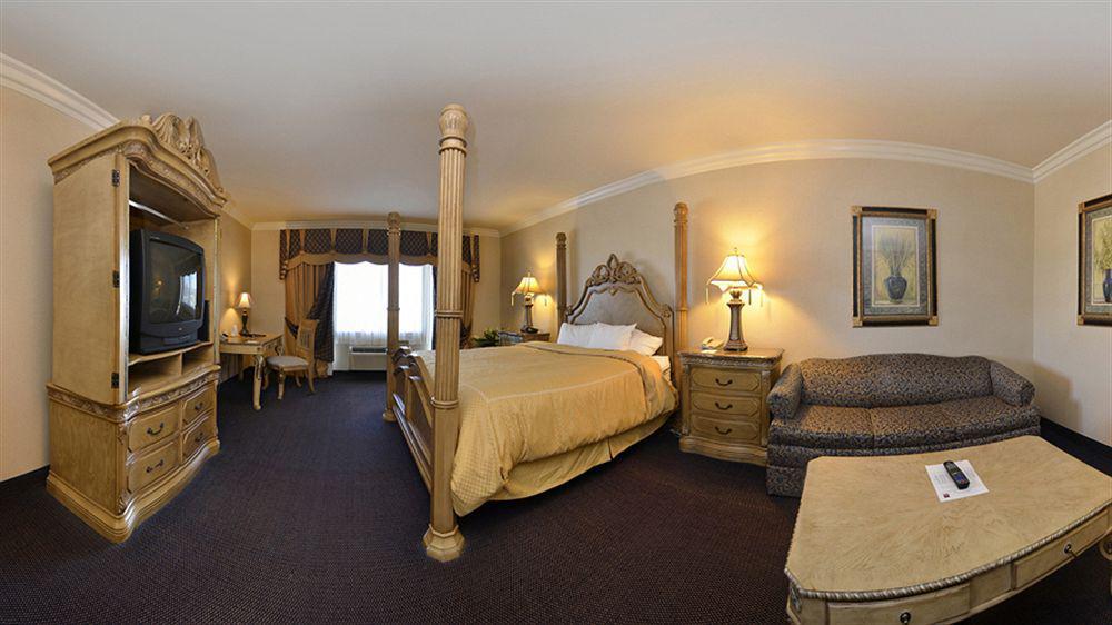 Best Western Plus Delta Inn & Suites Oakley Ngoại thất bức ảnh